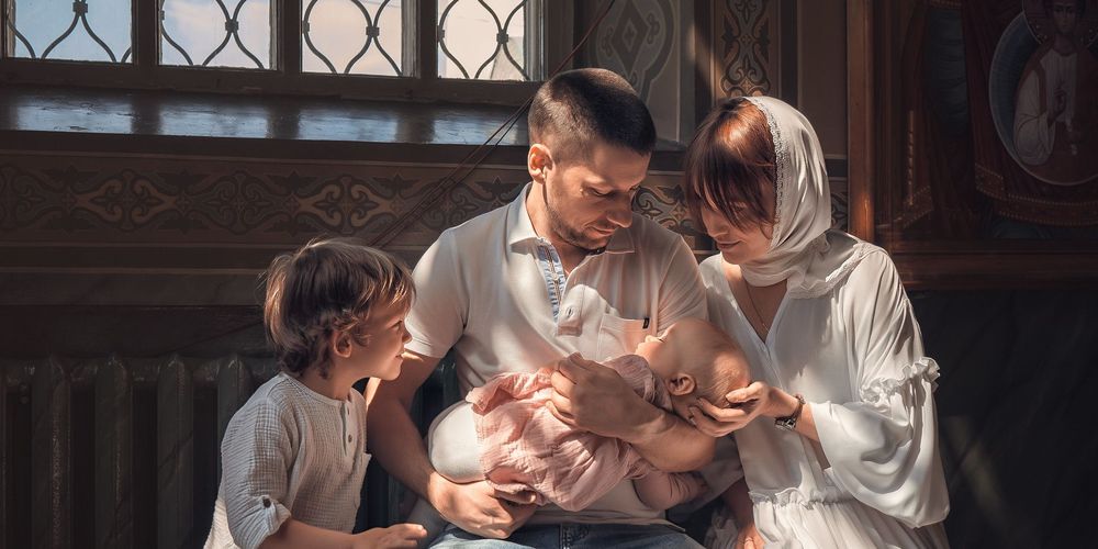 Когда лучше крестить ребенка